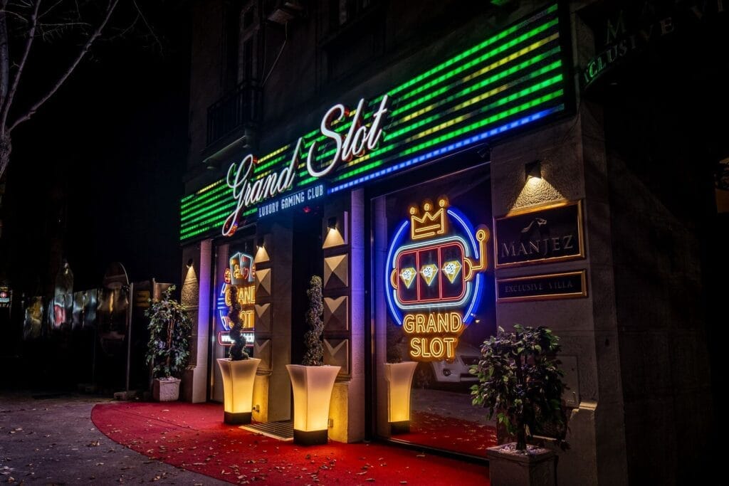 Grand Slot Klub - Manjež
